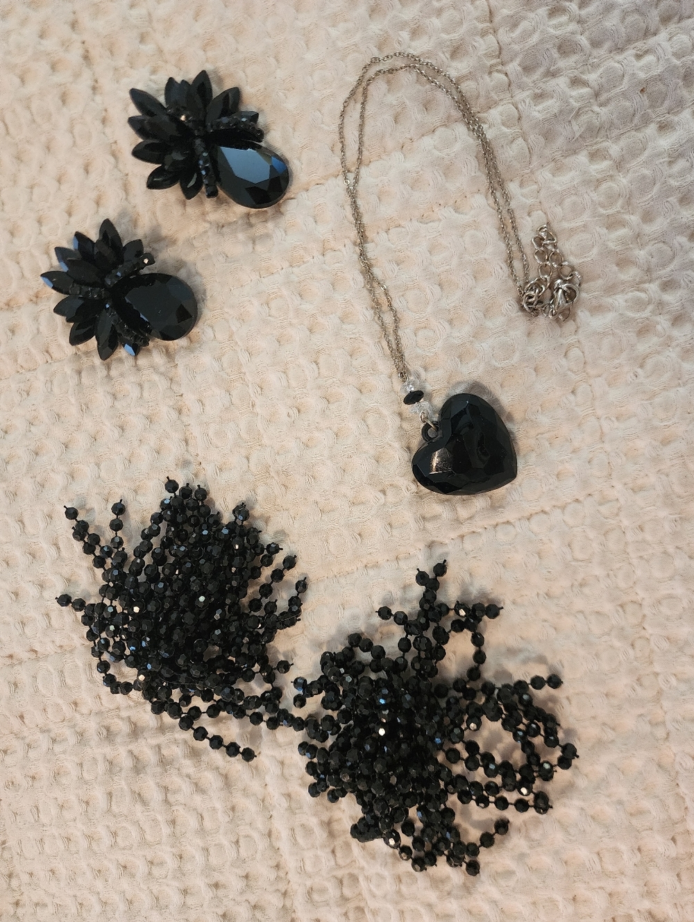 4 Pc Black Lot -  Heart Pendant Necklace 2 Pr Clip Earrings Pair Of Shoe Clips